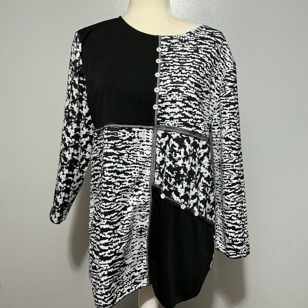 Liligal Womens black and white Top size XL